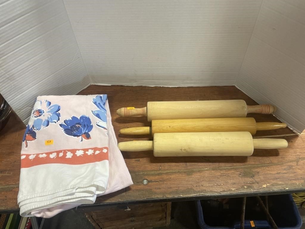 3 rolling pins, table cloth