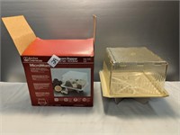 2 Pc Lot of Microwave ware, Pyrex & Anchor Hocking
