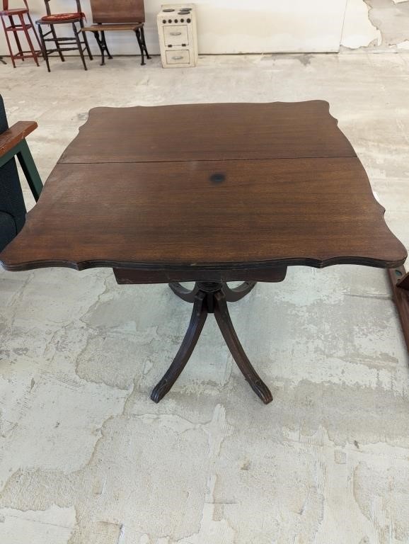 Antique Mahogany-Swivel Open Game Table