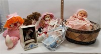 Lot of dolls and Musical Clown