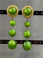 Vintage Goldtone and Green dangling clipon earring
