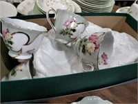 Set of 6 find porcelain hand decorated tea and
