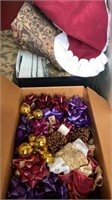 Christmas Bows, Shirt Boxes, Tree Skirts (2)