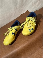 Size 10 kids under armor cleats