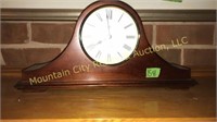 Mantel clock