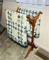 Wooden Quilt Rack with Nice Quilt
