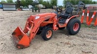 Kubota B2320 w/LA304 Loader/Bucket