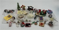 Miniature Metal Hen, Christmas Decor, Plastic Rein