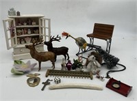 Mini Curio Cabinet w Goodies, Mini Sugared Elf Thi