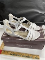 Laura Scott white dress shoes size 7M