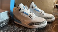 Mens Sz 8.5 Like Jordans retro 3 

Nice looking