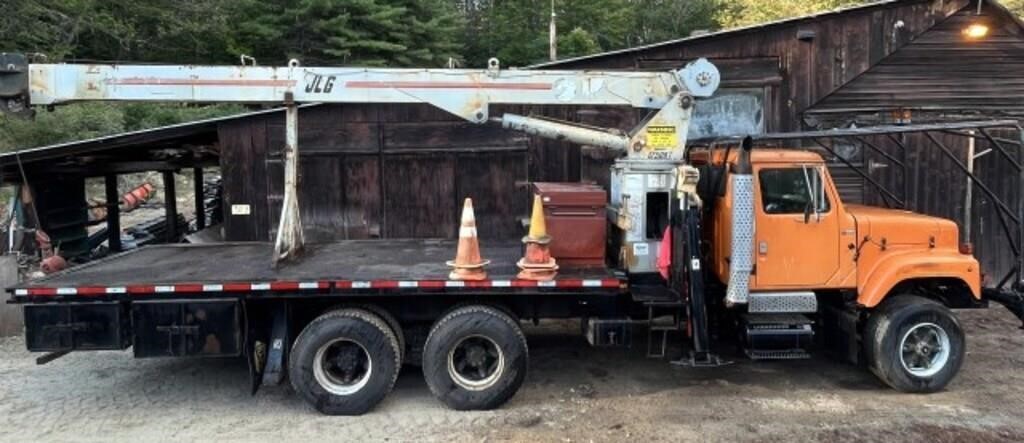 1982 International Harvester F2574 Crane Truck