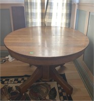 Antique table with two leaves