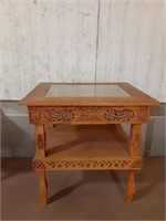 Wooden End Table w/Decorative Scroll Work