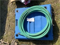 352) Hose and plastic base