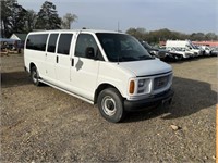 453) 1999 Savannah Van 3500- runs/drives, 83k mi