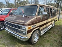 1211) 1983 Chevy Van custom, 106k miles, runs and