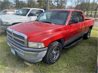 1300) 98 Ram 1500 V8 - runs, 209k miles,