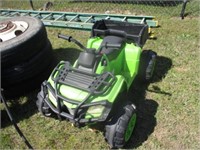 530) Kids battery powered 4 wheeler