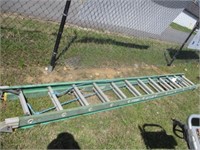 531) Warner 16' fiberglass ladder