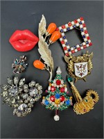 Vintage rhinestone brooches lot and more