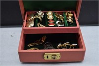 Vintage Jewelry Box w/ assorted jewelry