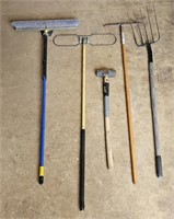 5pc Various Garage Tools