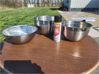 3  stainless steel bowl set.