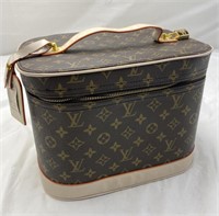 Nice Travel Case Marked Louis Vuitton