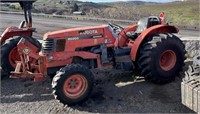 Kubota M8200 Narrow 4x4 Tractor