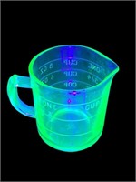 Uranium Vaseline glass One cup measuring cup