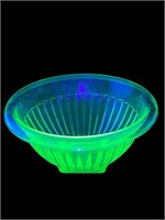 Uranium Vaseline Glass Ribbed mixing bowl