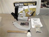 Central Pneumatic Flooring Nailer w/ Accs