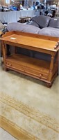 Broyhill Sofa Table 44l x 36h x 18w