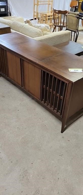 HiFi stereo and record player 19"x60"