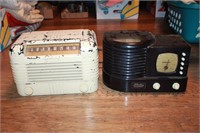 2 - Vintage Radios  ( Radiola & Crosley)