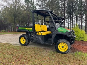 2021 John Deere 835E Gator