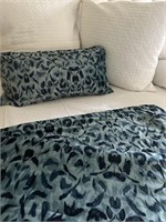 Opalhouse King Size Comforter and King Size Shams
