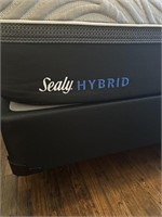 King Size Sealy Hybrid Mattress (like new)