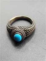 Vintage Turquoise & Silver Ring. Size 8.