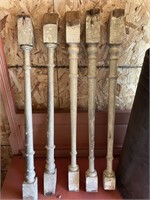 Lot of 22 staircase balusters