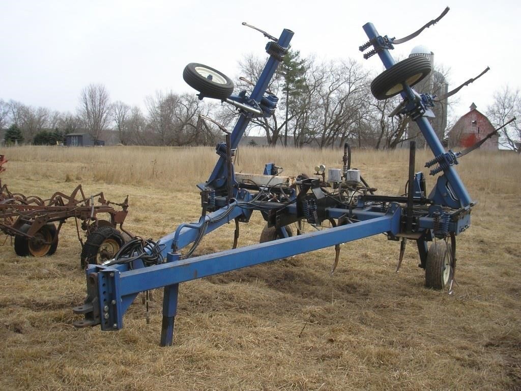 DMI 11 SHANK NH3 APPLICATOR