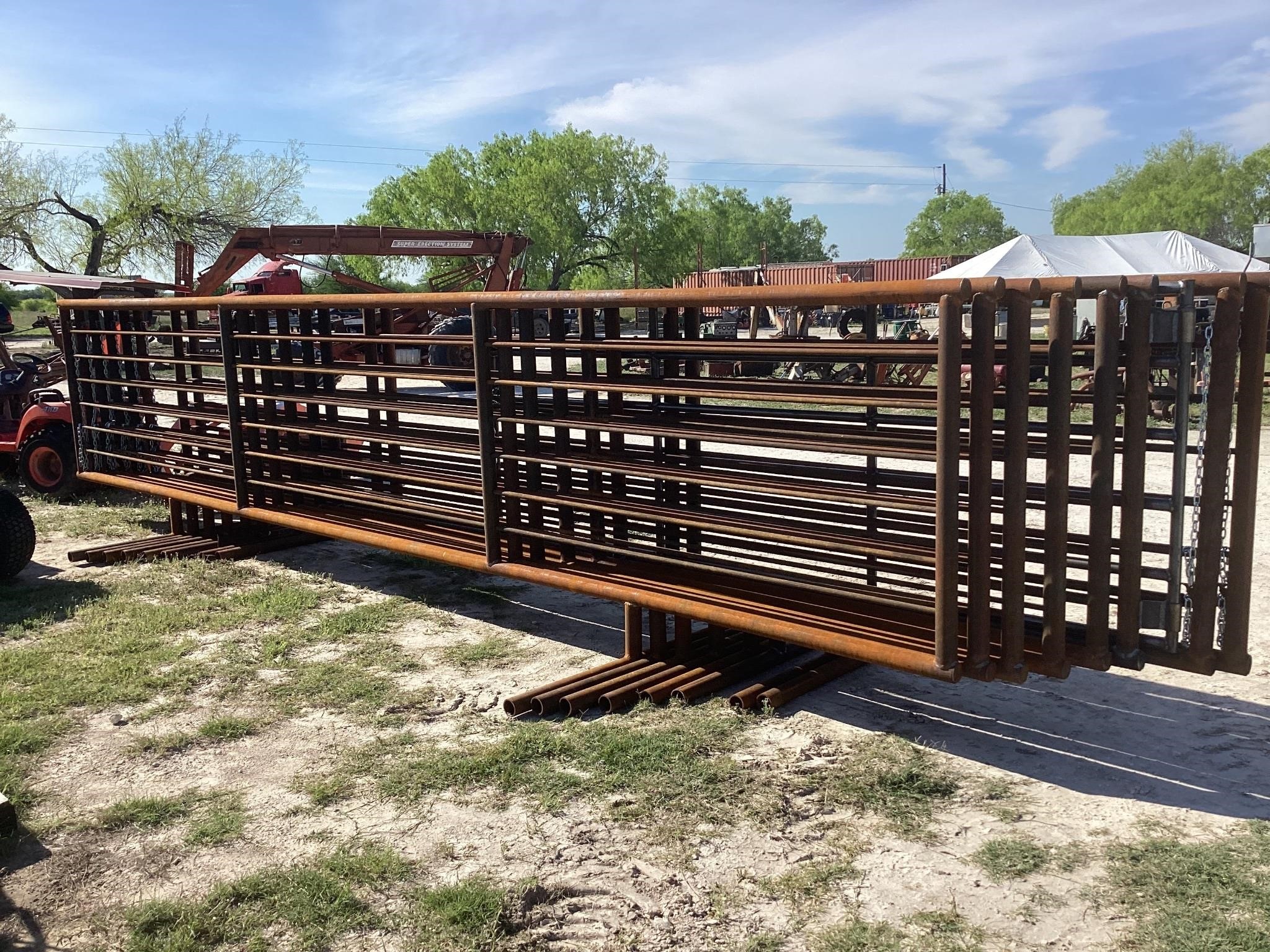 Set of 8 Freestanding Cattle Panels