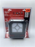 Milwaukee Rover M18 flood light