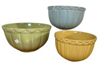 Set (3) Vintage Art Pottery Nesting Mixing Bowls