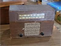 Antique Fada Tube Radio