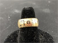 14kt Gold ring, size 7 1/2, total weight of 8.5 gr