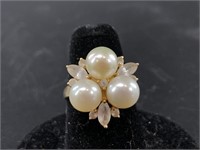 10kt Gold, pearl and CZ ring, size 7 1/2, total we