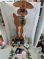 Reindeer & Holiday Decor