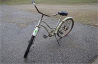 Vintage Cruiser with fenders.